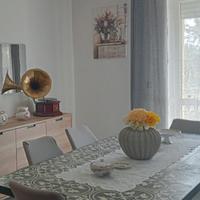 tavolo da pranzo con sedie 