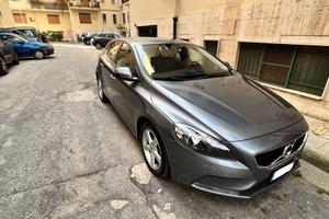 Volvo V40 D2 - Diesel