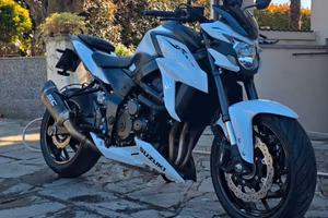 Suzuki GSX S 750 2019 YOUNG CARBON 