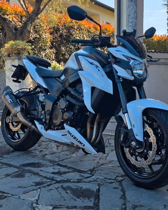 Suzuki GSX S 750 2019 YOUNG CARBON 