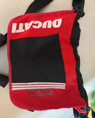 Brosa a tracolla Ducati