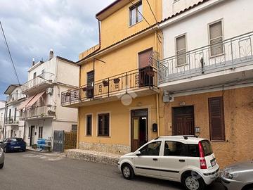 CASA SEMINDIPENDENTE A BOTRICELLO