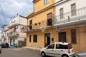 CASA SEMINDIPENDENTE A BOTRICELLO