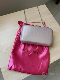 Borsa Coccinelle beige con tracolla a catena