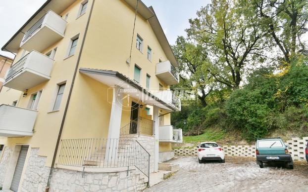 APPARTAMENTO E CONDOMINIO RISTRUTTURATI , P.AUTO -