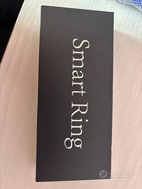 Smart ring anello che rileva i battiti e i passi