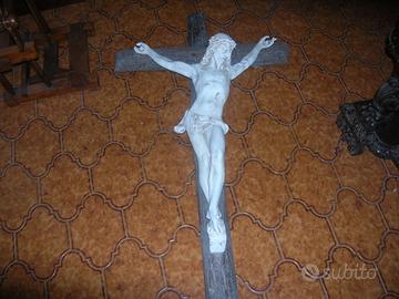 Statua di Cristo in gesso con croce in legno