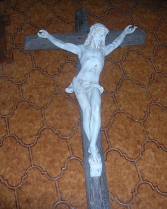 Statua di Cristo in gesso con croce in legno