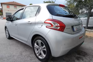 PEUGEOT 208 1° serie 1.4 HDi 68 CV 5 porte Allure