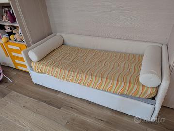Letto singolo con secondo letto a scomparsa 