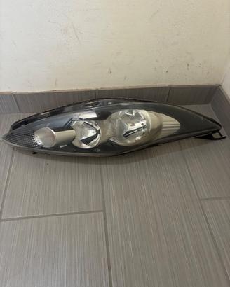 Faro Ford fiesta