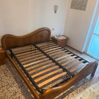 Letto matrimoniale in legno di noce