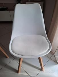 Sedie scandinave bianche