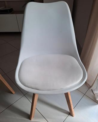 Sedie scandinave bianche