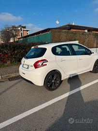 Peugeot 208 1.4 hdi Active 68 CV - Pack Black