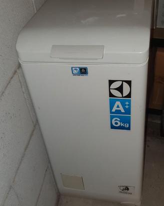 Lavatrice Eltctrolux carica dall'alto