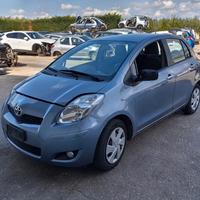 TOYOTA YARIS ricambi usati 