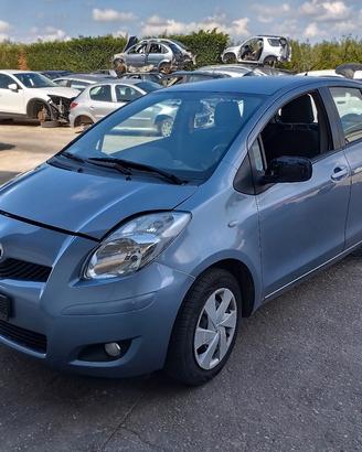 TOYOTA YARIS ricambi usati 