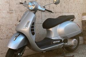 VESPA GTS 250
