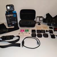 Go Pro Hero 5 Black con custodia e accessori