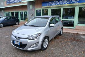HYUNDAI - i20 - 1.4 CRDi NAVI , SENSORI, LED