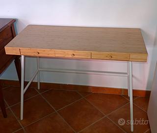 Scrivania Ikea Lillasen in bamboo