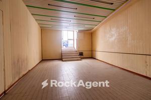 LOCALE COMMERCIALE 1 VETRINA SU STRADA