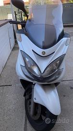 Scooter Majesty 400 bianco perla
