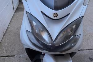 Scooter Majesty 400 bianco perla