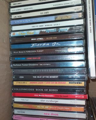 Stock 100 CD Album artisti italiani stranieri