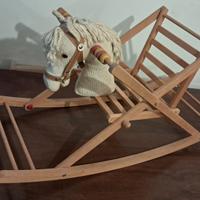 Cavallino a dondolo di legno