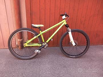 subsin bici dirt/whellie bike 