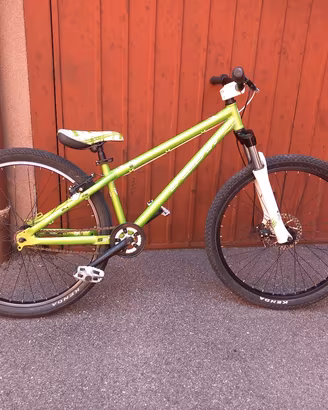 subsin bici dirt/whellie bike 