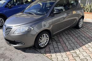 Lancia Ypsilon 1.2 gpl grigio 2015