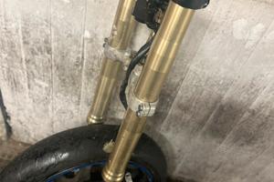 Yamaha R1 forcelle steli rovesciati