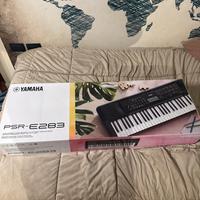 Tastiera Pianoforte YAMAHA PSR-E283