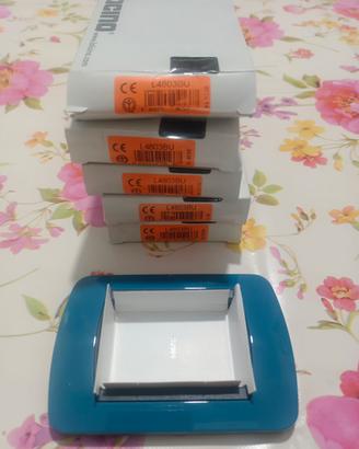 N.5 BTICINO LIVING L4803BU 3 MODULI 