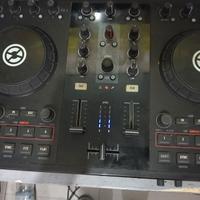 Traktor S2 MK1 della Native Instruments