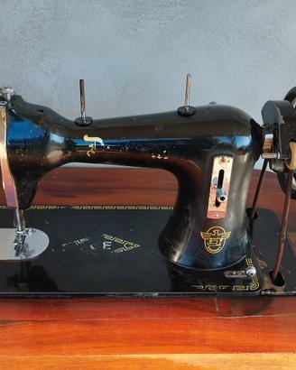 MACCHINA DA CUCIRE - DIAMANT - TEDESCA EPOCA 900' 