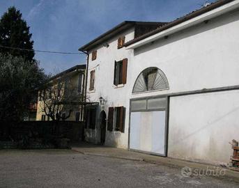 Immobile in asta di 257 m² con 4 locali a Illasi