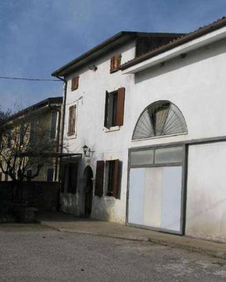 Immobile in asta di 257 m² con 4 locali a Illasi