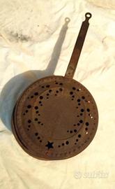 Antichi contenitori in ferro