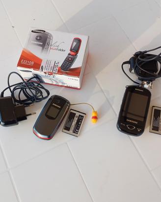 2 telefoni Samsung anni 2000