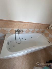 Vasca da bagno idromassaggio