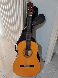 chitarra classica + custodia + accessori
