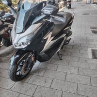 Scooter Honda Forza 300