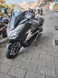 Scooter Honda Forza 300