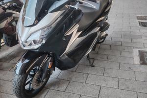 Scooter Honda Forza 300