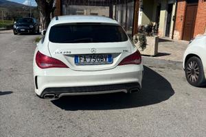 Mercedes Benz CLA 220 premium