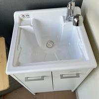 Mobile lavatoio per lavanderia con rubinetto nuovo